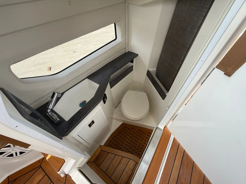 Slide: The Image of Cobalt R35 2025 - 623