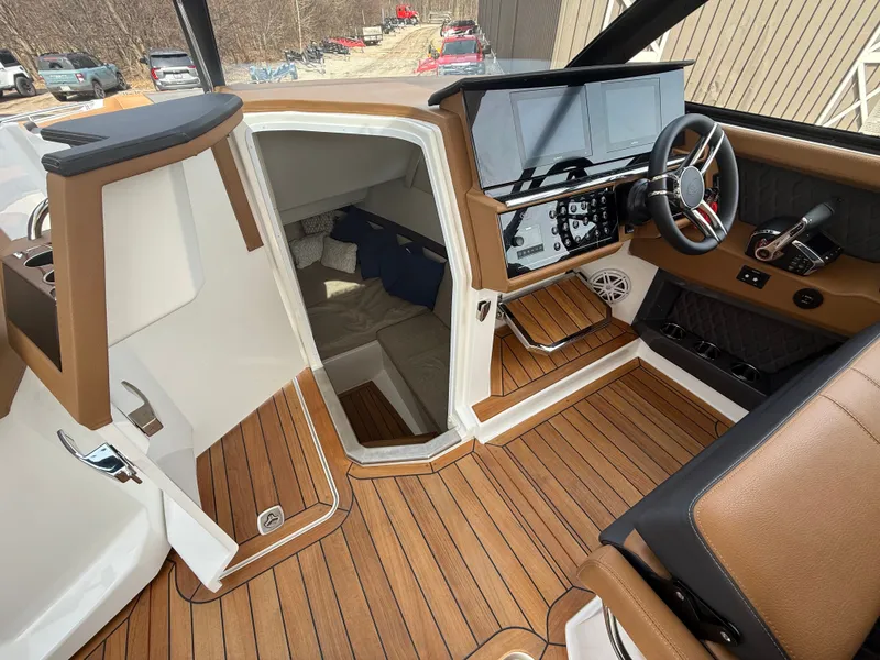 Slide: The Image of Cobalt R35 2025 - 532