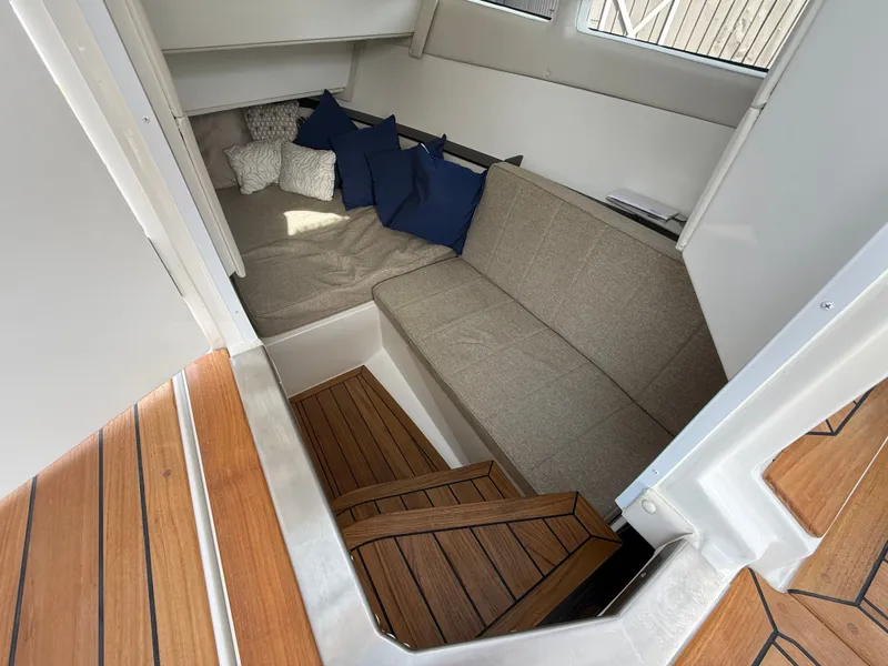 Slide: The Image of Cobalt R35 2025 - 553