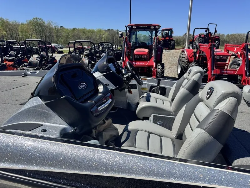 Slide: The Image of Triton 18 TrX 2015 - 14