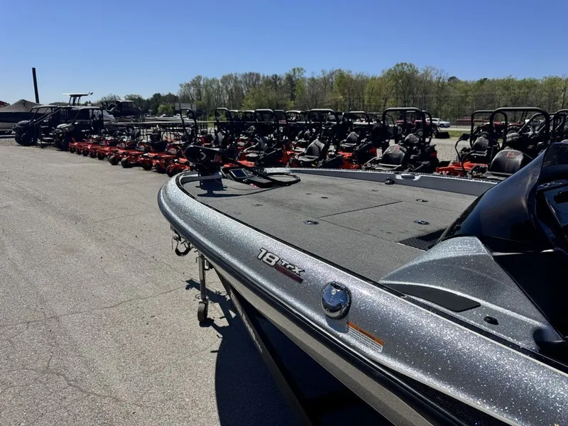 Slide: The Image of Triton 18 TrX 2015 - 15