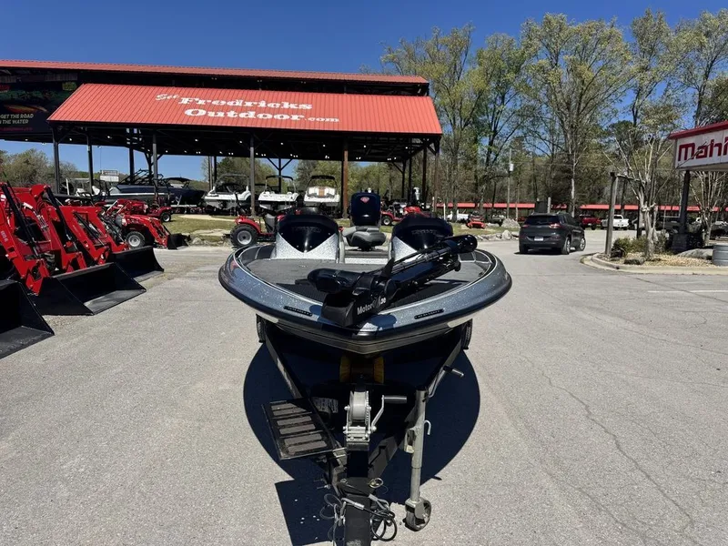 Slide: The Image of Triton 18 TrX 2015 - 2