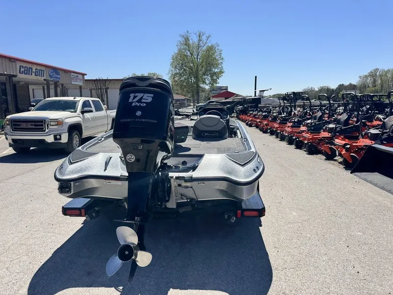 Slide: The Image of Triton 18 TrX 2015 - 6