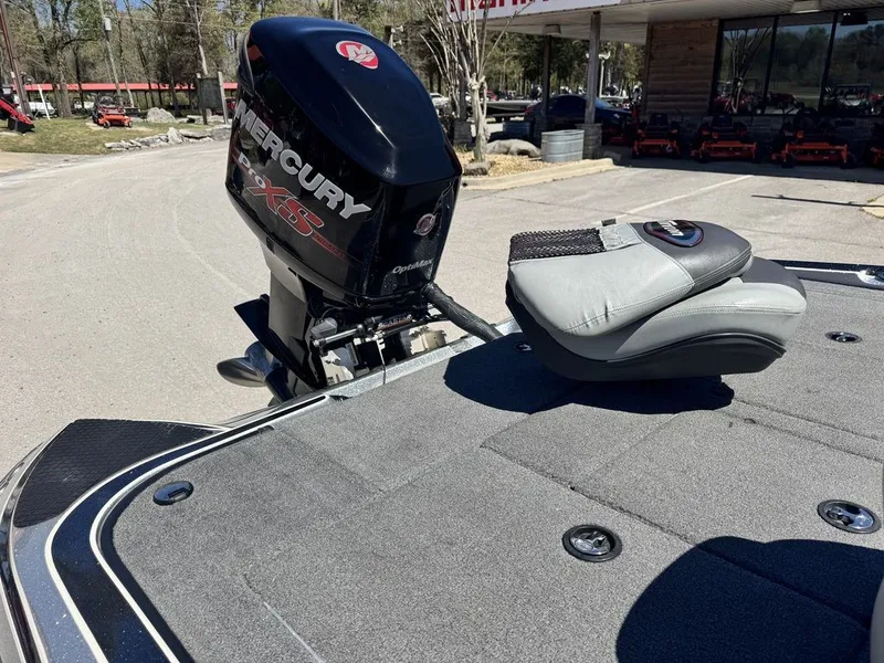 Slide: The Image of Triton 18 TrX 2015 - 9