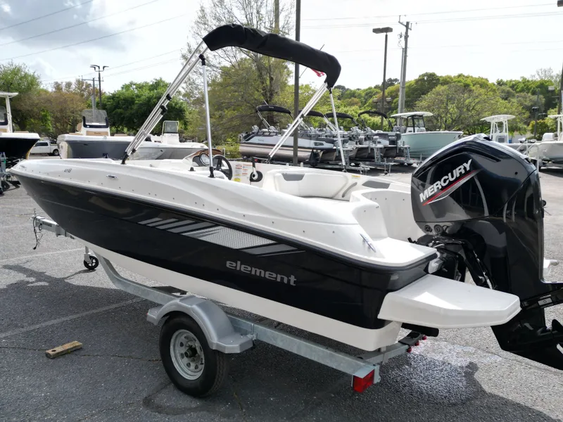 Slide: The Image of Bayliner E18LE 2025 - 7