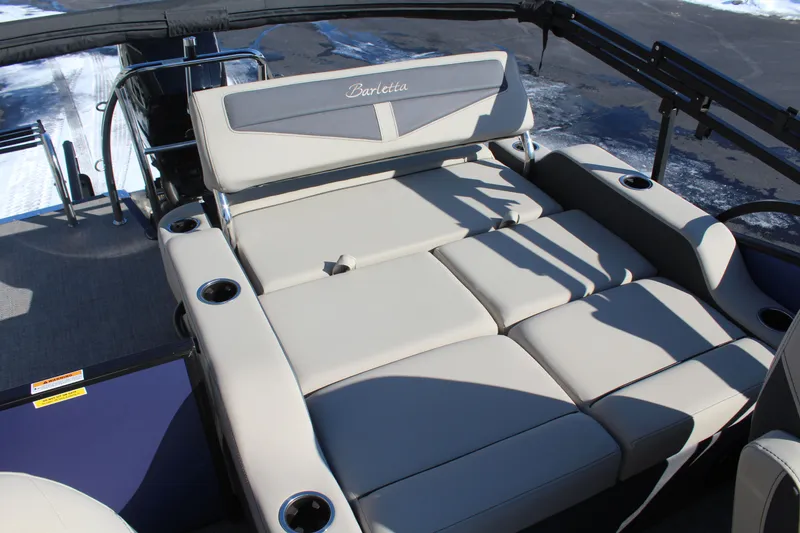 Slide: The Image of Barletta CABRIO 20QC 2023 - 12