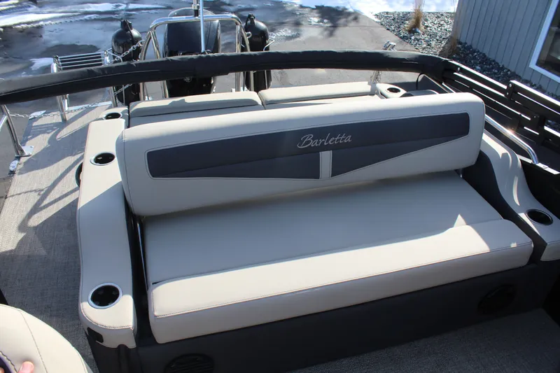 Slide: The Image of Barletta Cabrio 22UC 2023 - 11