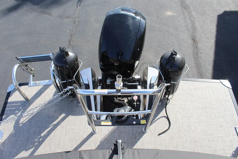 Slide: The Image of Barletta Cabrio 22UC 2023 - 13