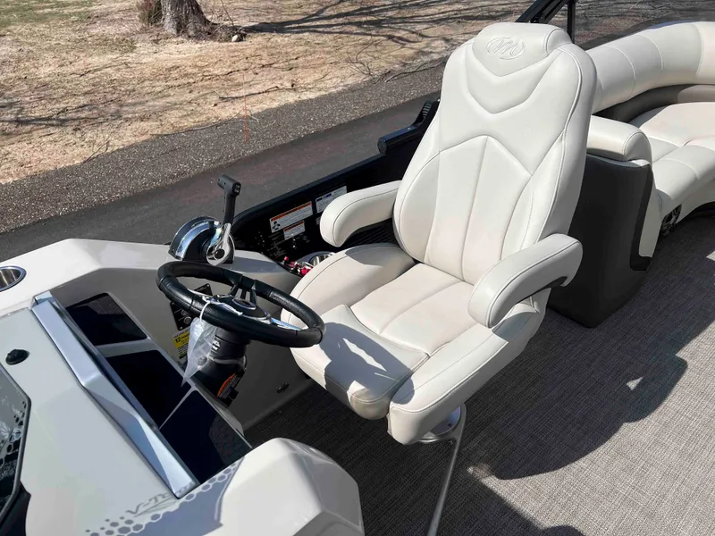 Slide: The Image of Manitou 23 Oasis VPII 2022 - 16