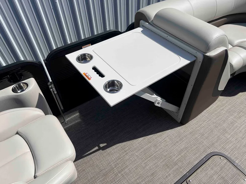 Slide: The Image of Manitou 23 Oasis VPII 2022 - 19