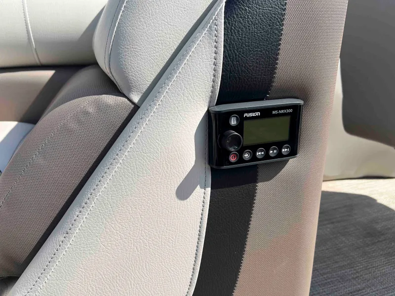 Slide: The Image of Manitou 23 Oasis VPII 2022 - 31