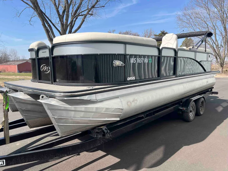 Slide: The Image of Manitou 23 Oasis VPII 2022 - 5