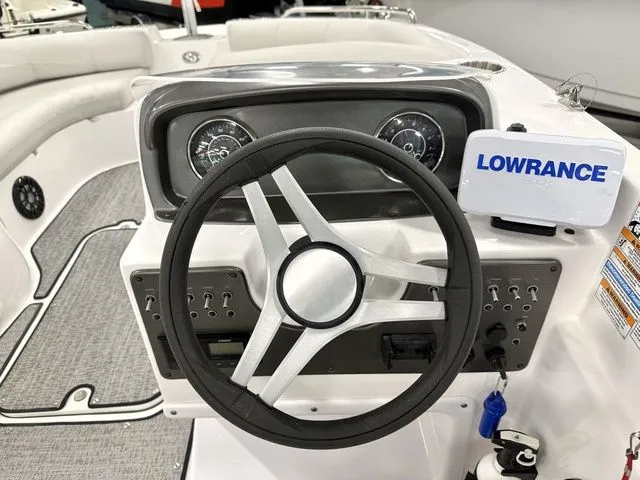 Slide: The Image of Hurricane SunDeck Sport 188 OB 2022 - 10