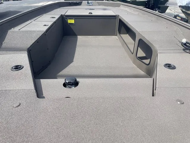 Slide: The Image of Alweld 1652 Invader 2026 - 6