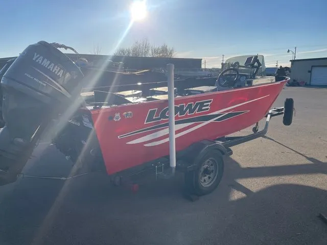 Slide: The Image of Lowe Fishing Machine® FM165 Pro SC 2012 - 4