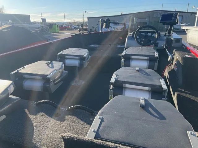 Slide: The Image of Lowe Fishing Machine® FM165 Pro SC 2012 - 6