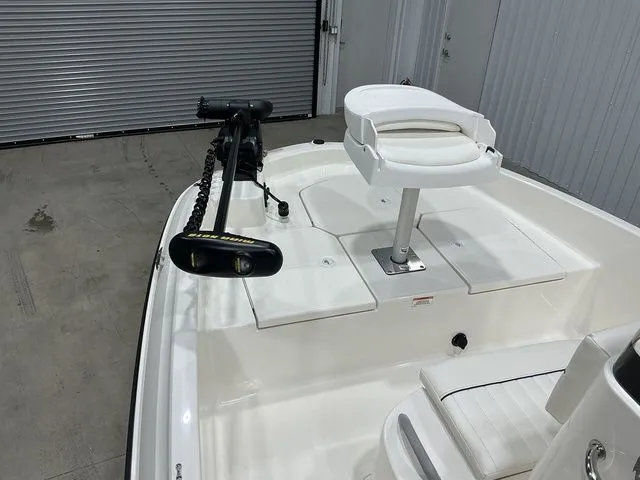 Slide: The Image of Bayliner Element F18 2016 - 13