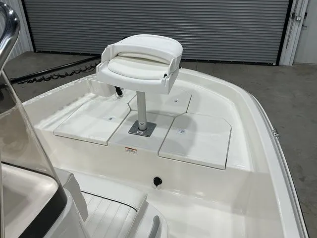 Slide: The Image of Bayliner Element F18 2016 - 14