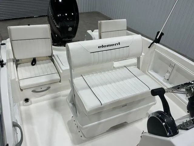 Slide: The Image of Bayliner Element F18 2016 - 16