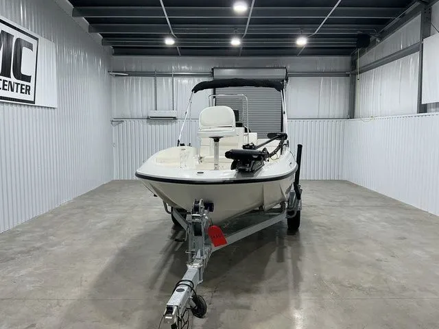 Slide: The Image of Bayliner Element F18 2016 - 2