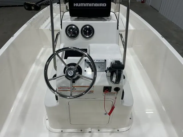 Slide: The Image of Bayliner Element F18 2016 - 21