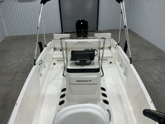 Slide: The Image of Bayliner Element F18 2016 - 22