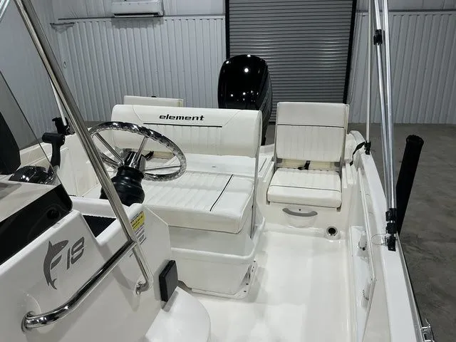 Slide: The Image of Bayliner Element F18 2016 - 24