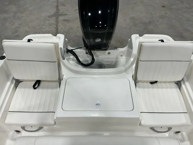 Slide: The Image of Bayliner Element F18 2016 - 25