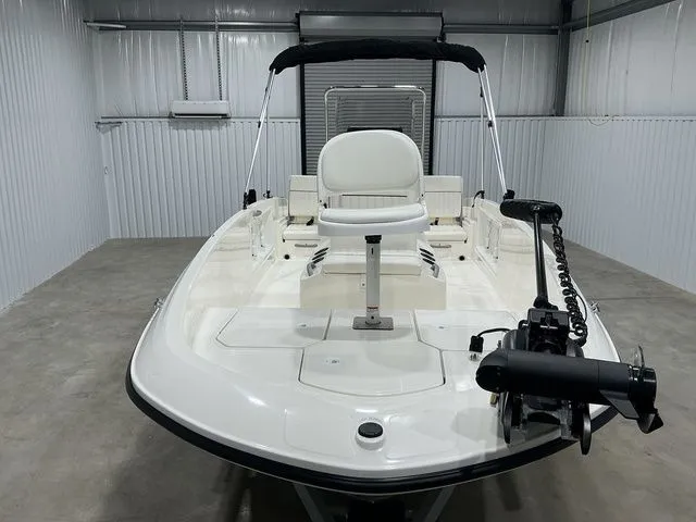 Slide: The Image of Bayliner Element F18 2016 - 4