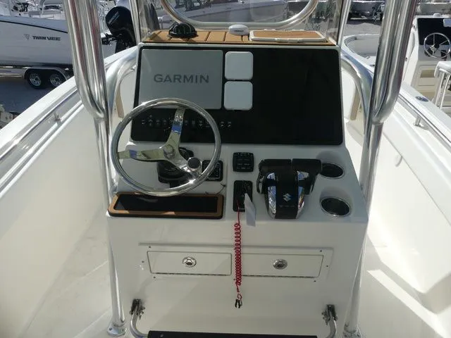 Slide: The Image of Bulls Bay 255 Center Console 2026 - 10