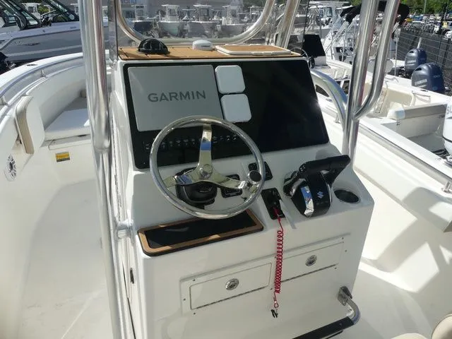 Slide: The Image of Bulls Bay 255 Center Console 2026 - 12