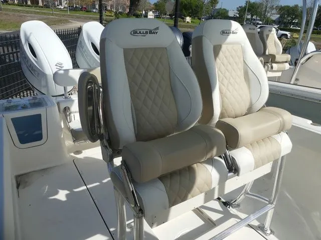 Slide: The Image of Bulls Bay 255 Center Console 2026 - 14