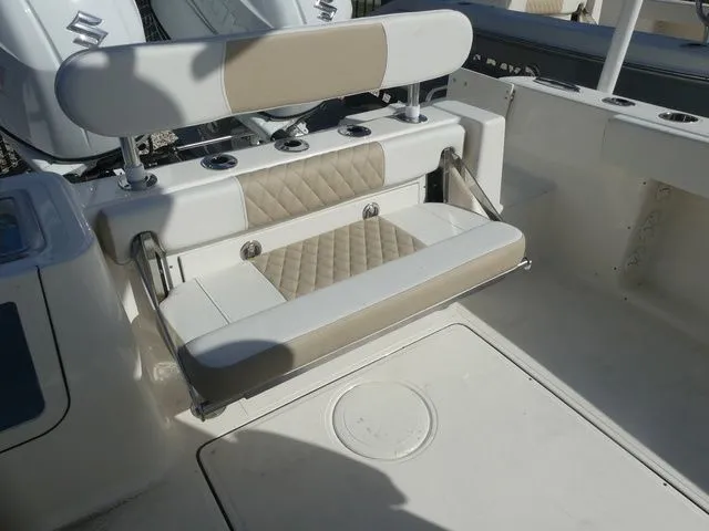 Slide: The Image of Bulls Bay 255 Center Console 2026 - 8