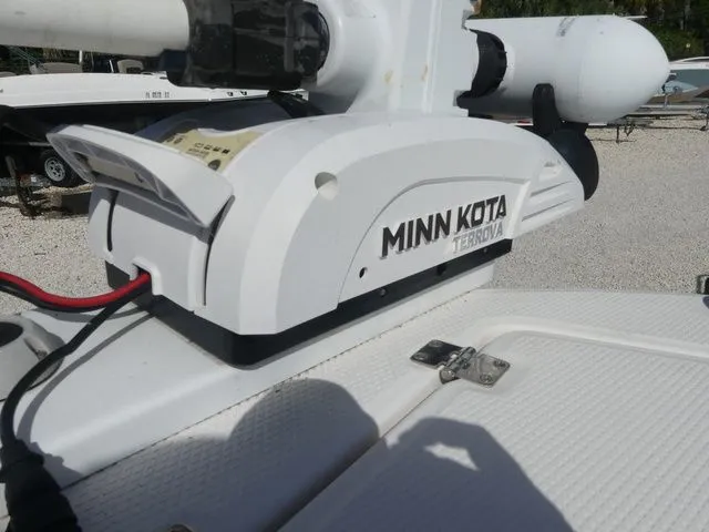 Slide: The Image of Robalo R200 Center Console 2021 - 12