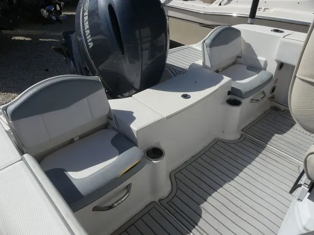 Slide: The Image of Robalo R200 Center Console 2021 - 6