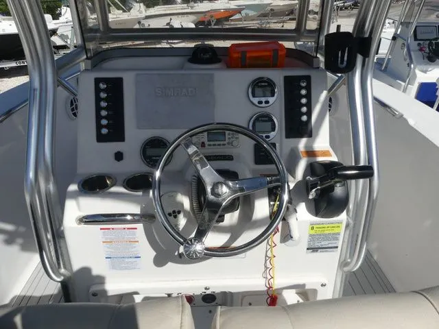 Slide: The Image of Robalo R200 Center Console 2021 - 7