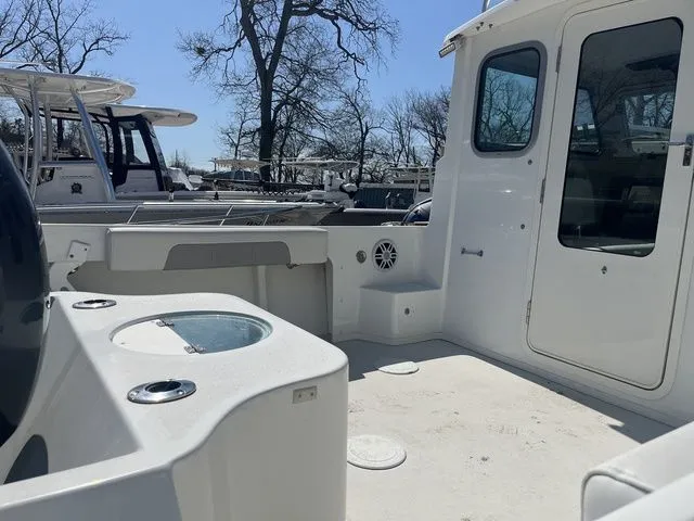 Slide: The Image of Parker Marine 2120 Sport Cabin 2022 - 4