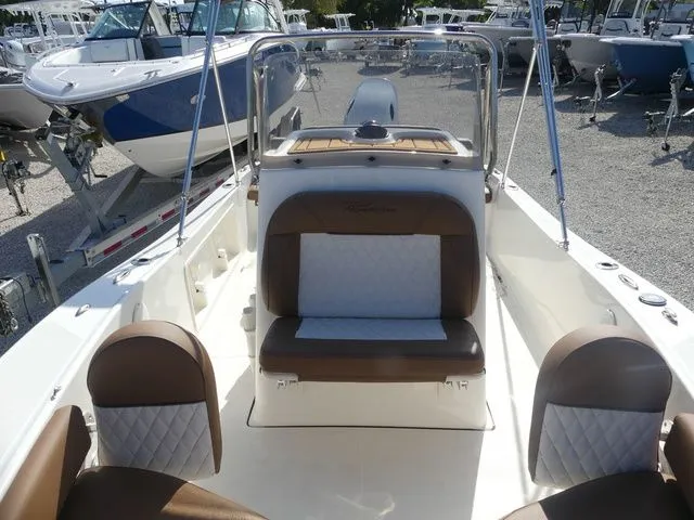 Slide: The Image of Pioneer 180 Islander 2026 - 11