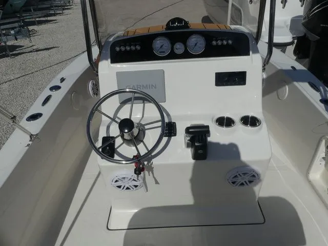 Slide: The Image of Pioneer 180 Islander 2026 - 8