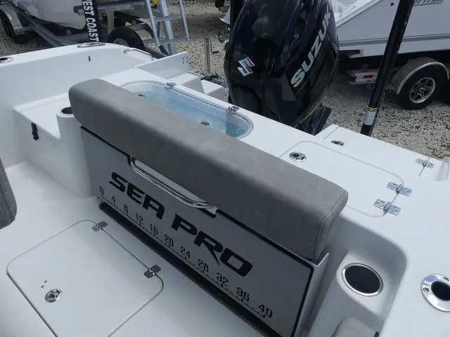Slide: The Image of Sea Pro 219 Deep V Series 2023 - 12