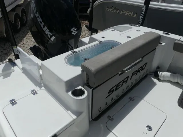 Slide: The Image of Sea Pro 219 Deep V Series 2023 - 6