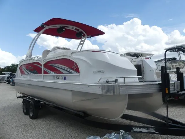 The Image of JC Manufacturing SportToon 24TT 2021 - 1