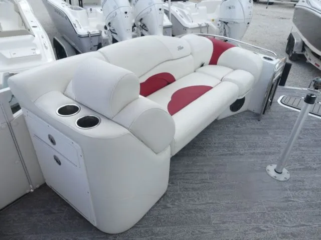 Slide: The Image of JC Manufacturing SportToon 24TT 2021 - 15