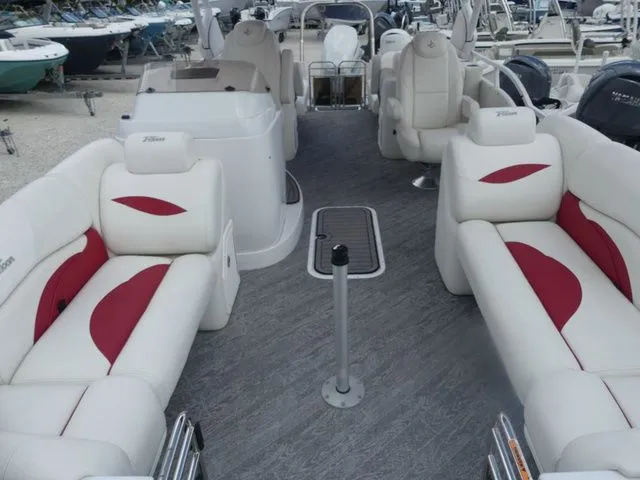 Slide: The Image of JC Manufacturing SportToon 24TT 2021 - 18