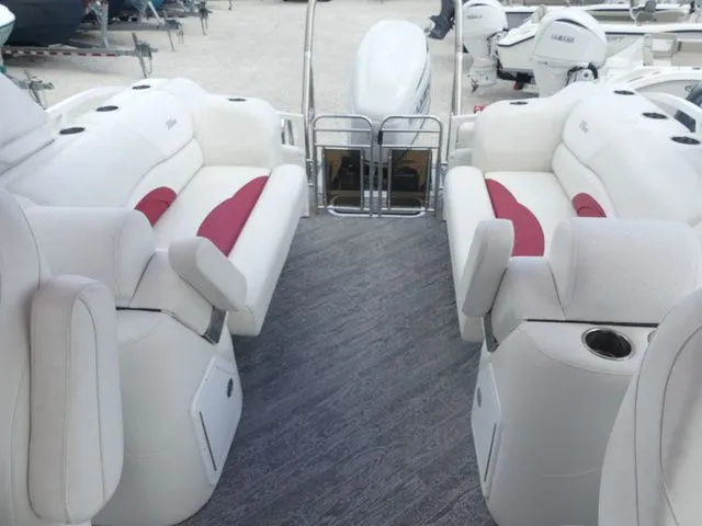 Slide: The Image of JC Manufacturing SportToon 24TT 2021 - 8