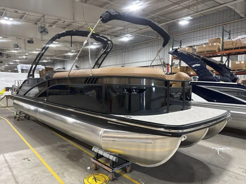 The Image of Bennington 26 LXS SWINGBACK ARCH 2026 - 1