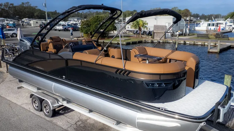 Slide: The Image of Bennington 26 LXS SWINGBACK ARCH 2026 - 3