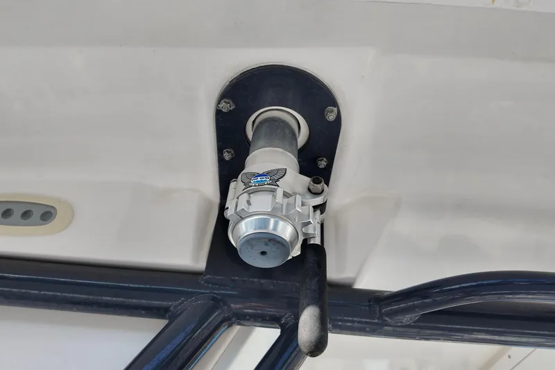 Slide: The Image of Throttle control lever on a 2021 Sea Fox 248 Commander boat. - 9
