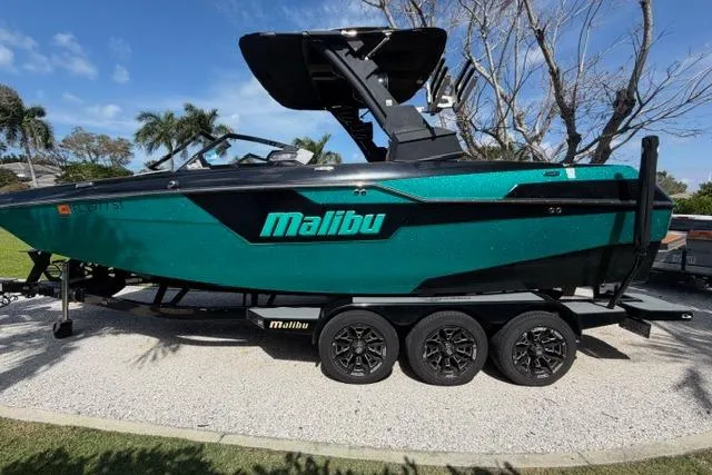 The Image of Malibu M240 2021 - undefined