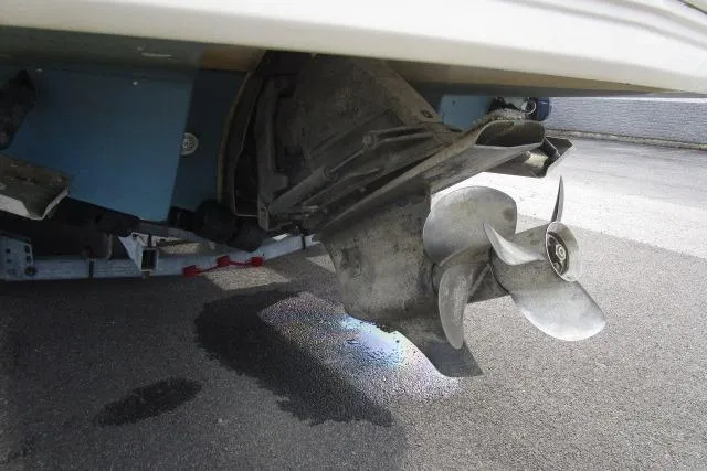 Slide: The Image of Propeller of 2016 Chaparral 264 Sunesta boat on trailer, close-up view. - 15